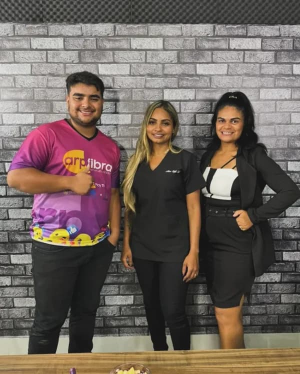 Equipe ARP Fibra no estúdio